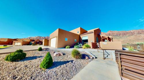 Curtis La Vista #7A1 — 4-Star Luxury Hotel in Moab, United States