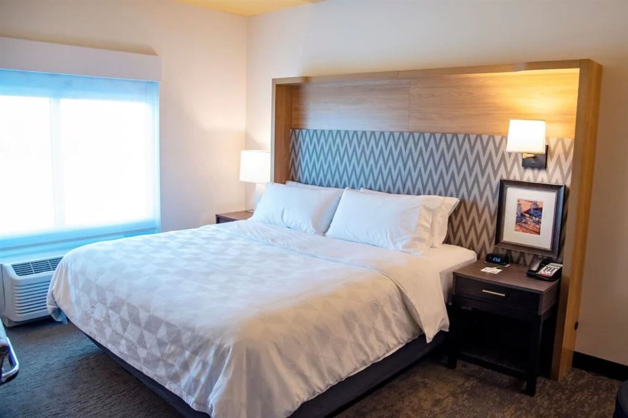 Holiday Inn Hotel & Suites Savannah Airport Pooler - photo 15