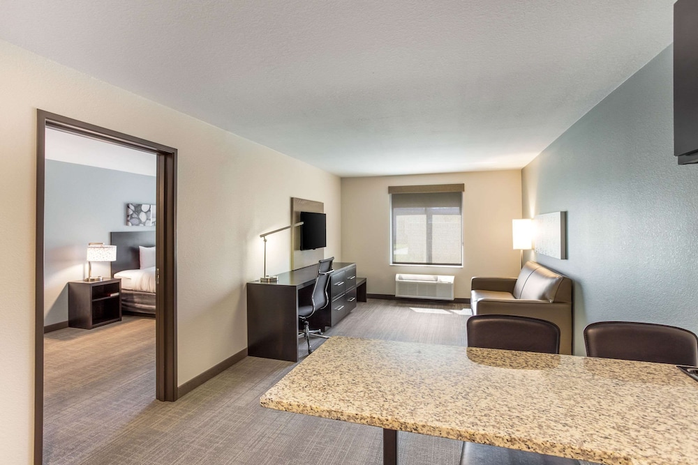 MainStay Suites Logan Ohio Hocking Hills - photo 17