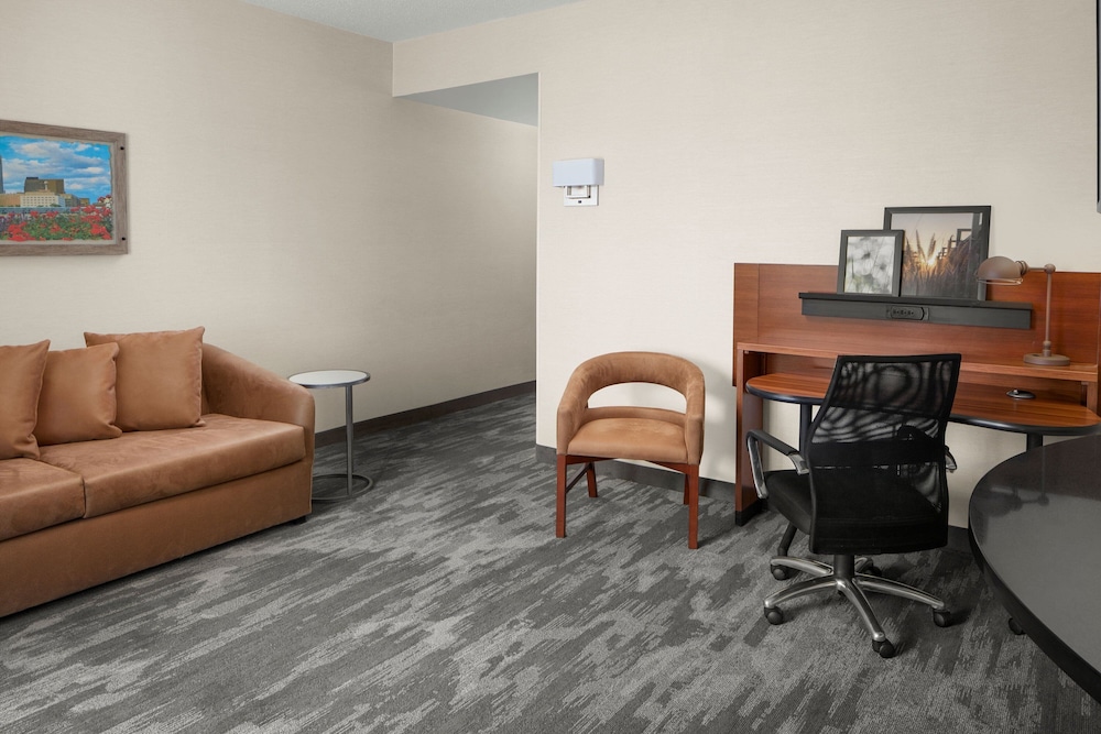 Fairfield Inn & Suites by Marriott Columbus OSU - photo 11