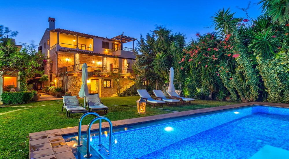 Villa Arhontariki — 4-Star Luxury Hotel in Kissamos, Greece