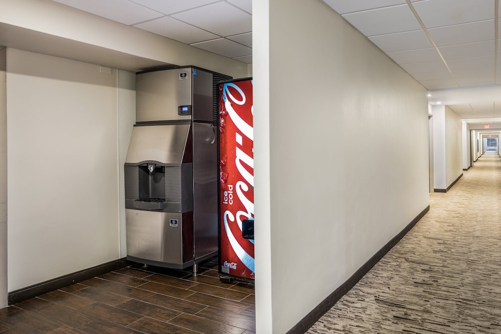 Red Roof Inn PLUS Boston Woburn Burlington - photo 31