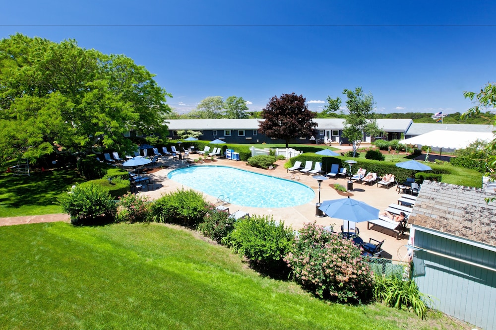 Seaglass Inn & Spa - photo 23