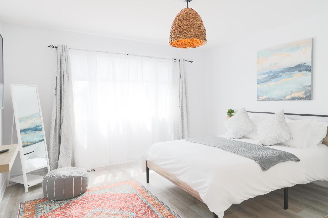 Family Friendly Boho Stay Sleeps 10 Near the Falls — hotel in Thorold