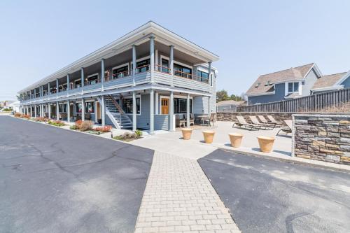 Lighthouse Suites at Pine Point - photo 6