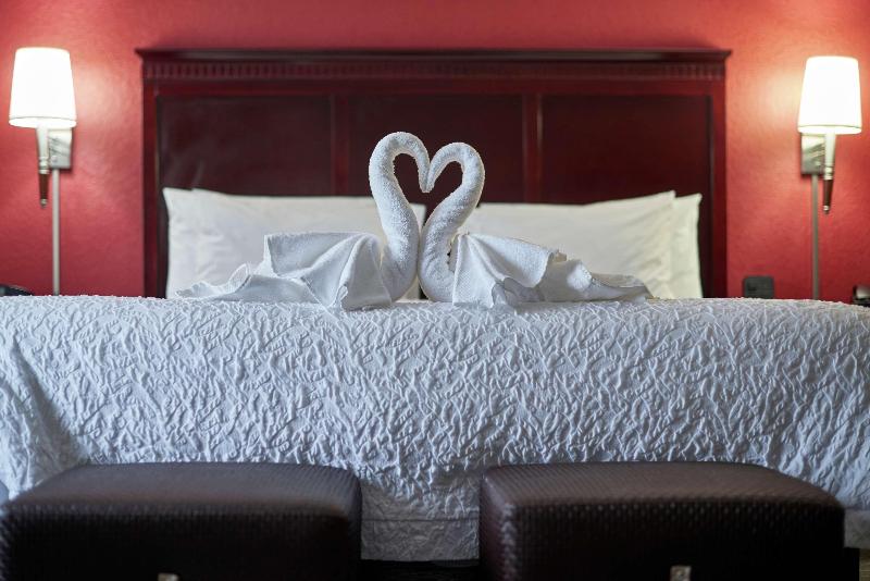 Hampton Inn & Suites Millington - photo 106