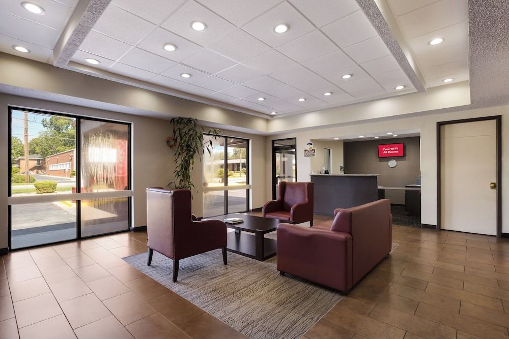 Red Roof Inn & Suites Statesboro University - photo 7
