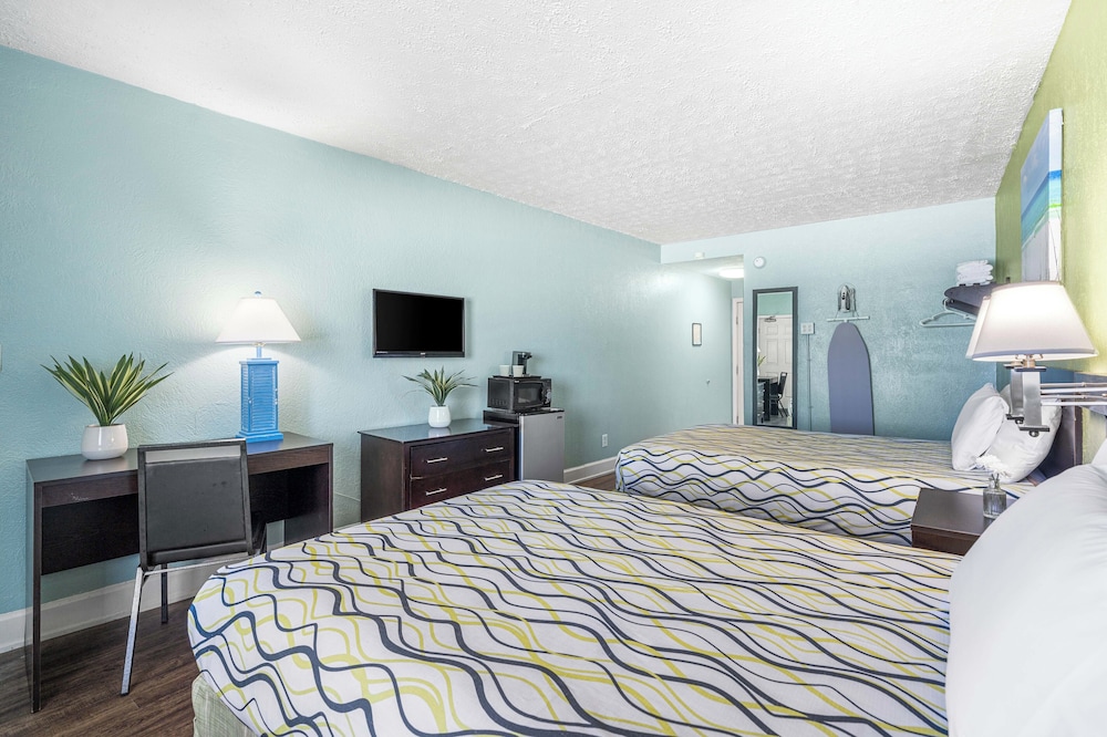 Boardwalk Beach Hotel - photo 10