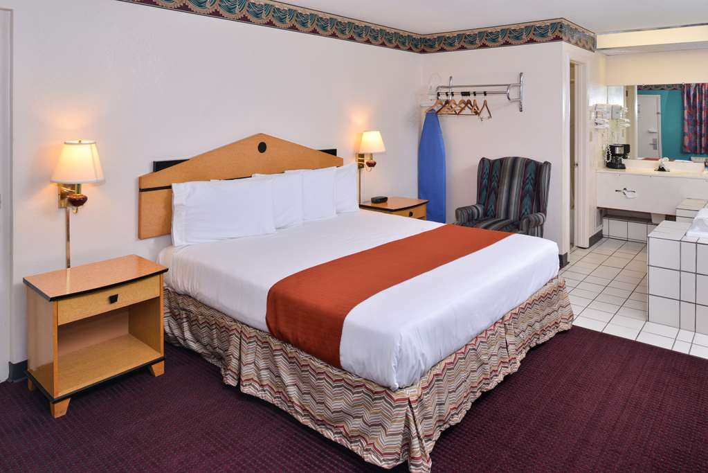 Americas Best Value Inn Wildersville - photo 7