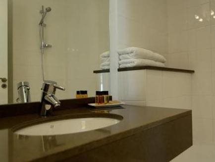 Hotel De La Pyramide — Meze — photo 3
