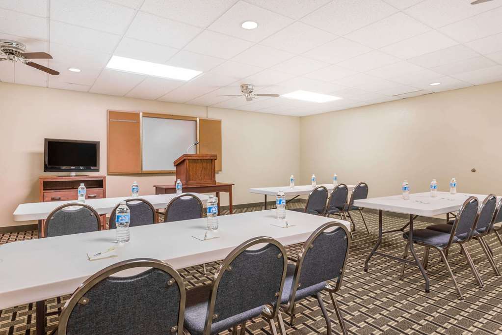 Days Inn by Wyndham Trenton - photo 14