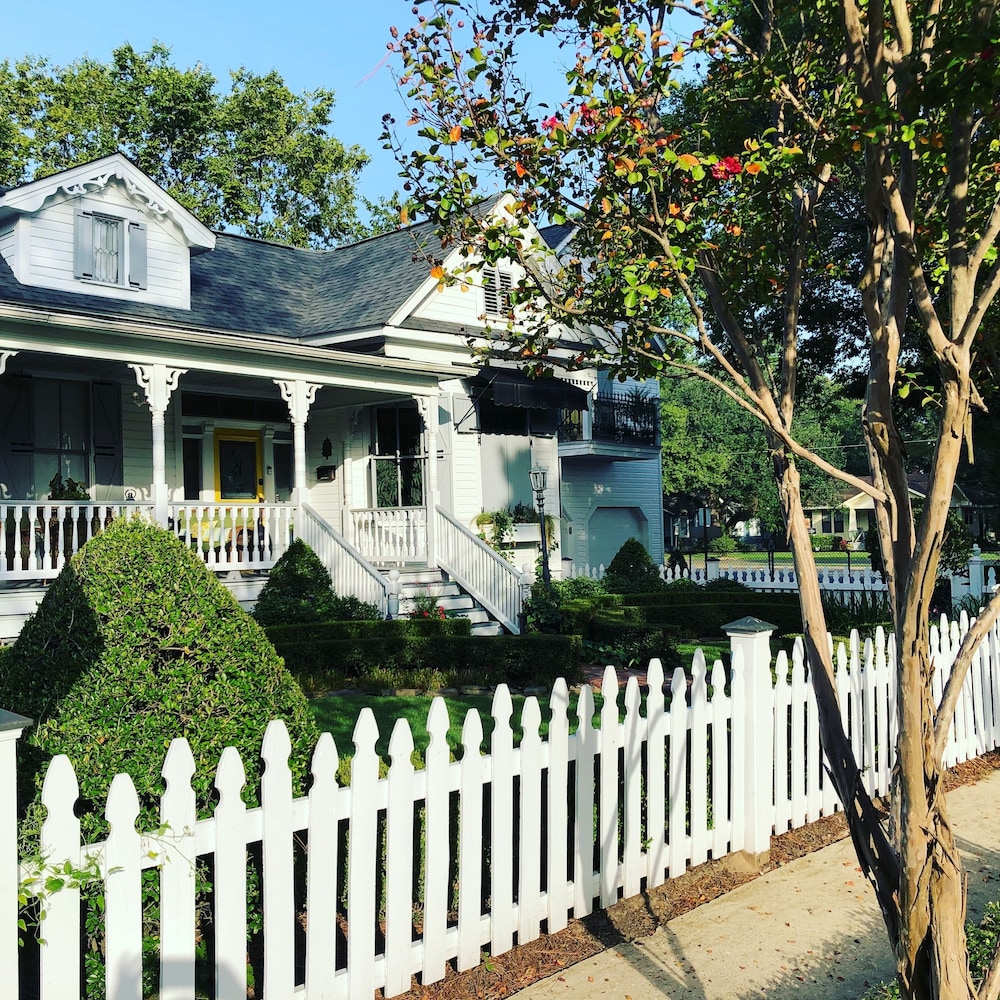 John Thomas Bed and Bath — 4-Star Luxury Hotel in West Monroe, United States