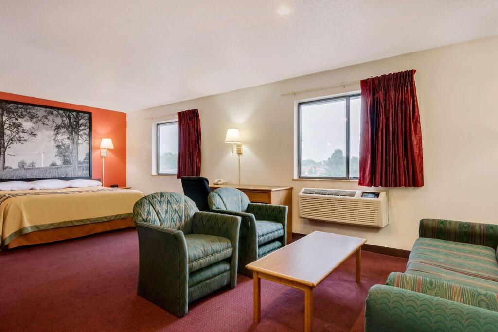 Super 8 by Wyndham Martinsburg - photo 6