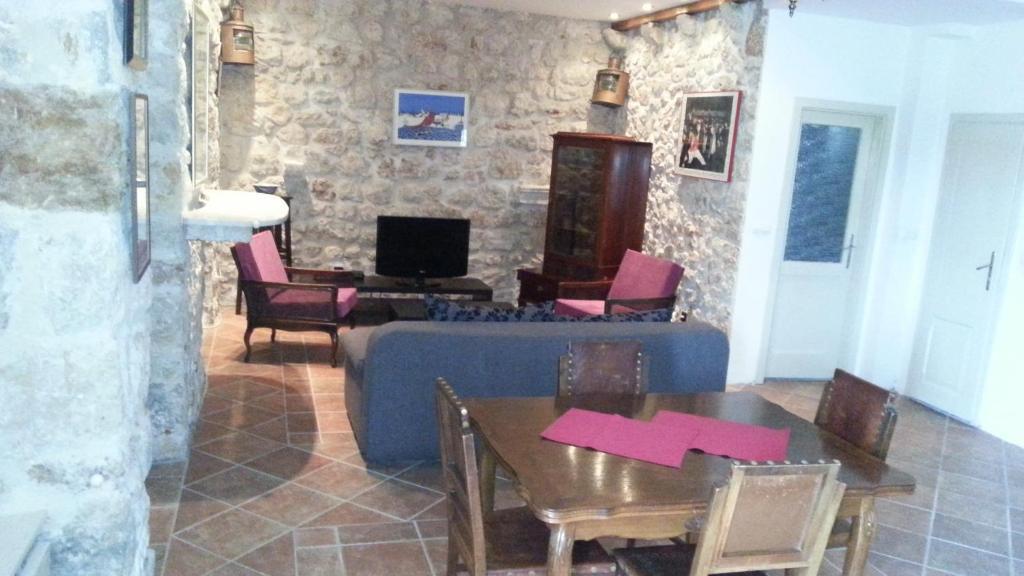 House Dubrava
