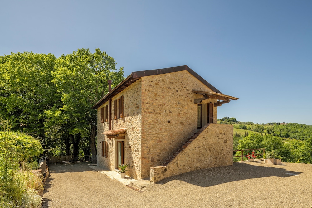 Villetta Cafaggio Ac Panzano In Chianti — 4-Star Luxury Hotel in Castellina In Chianti, Italy