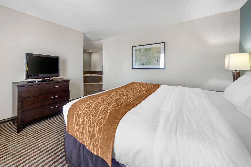 Comfort Inn & Suites Perry I 35 - photo 25