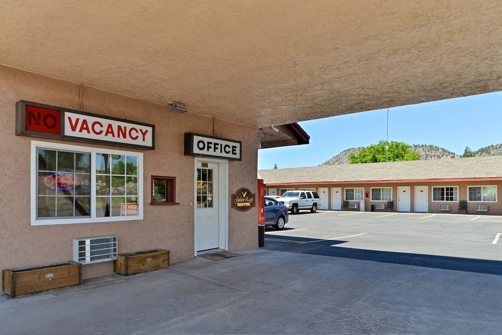 Golden Eagle Motel - photo 21