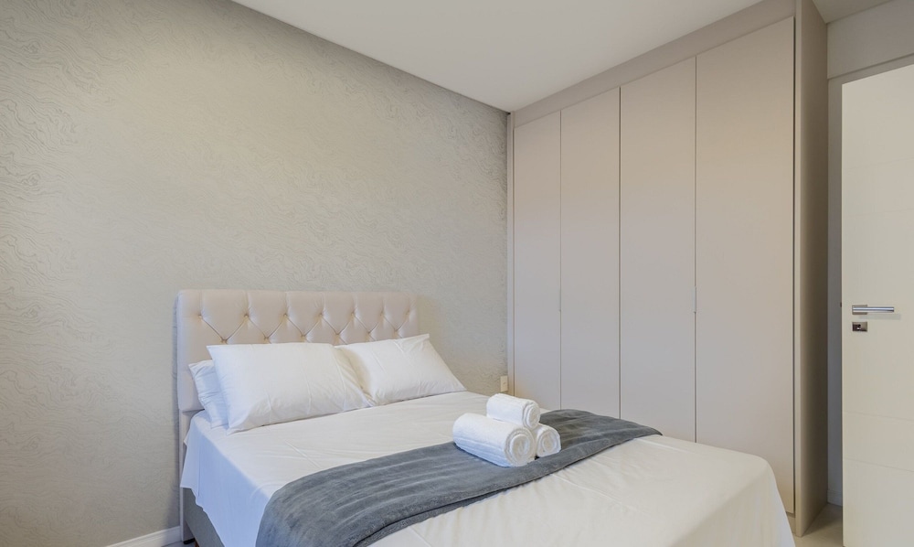 Your Complete Stay in Itapema Just 550 m From the Beach Lles