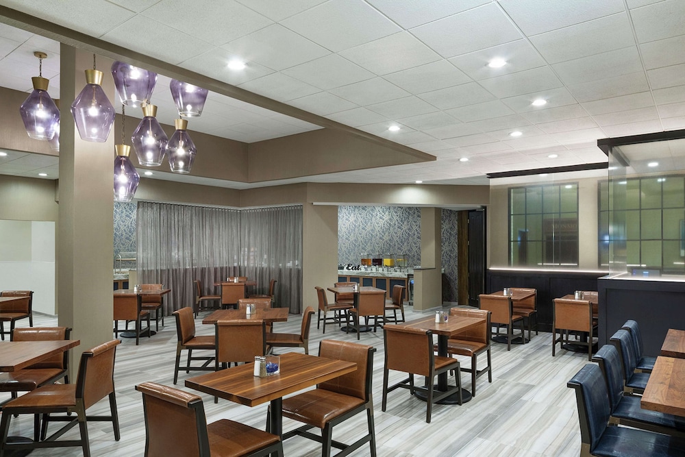 DoubleTree by Hilton Hotel Newark Airport - photo 48