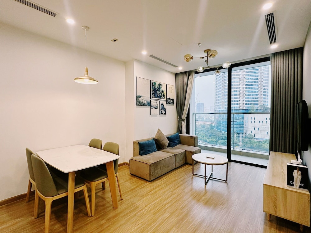 NVT Housing Vinhomes Skylake Apartment — 4-Star Luxury Hotel in Hanoi, Vietnam