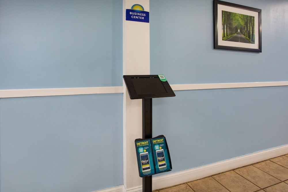 Travelodge by Wyndham Livonia Canton Novi Detroit Area - photo 18
