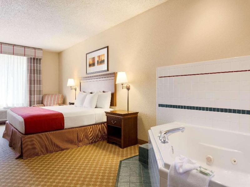 Country Inn & Suites by Radisson Nevada MO - photo 21