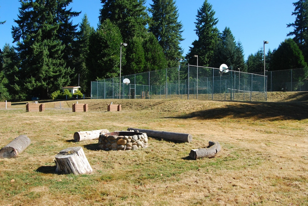 Paradise RV Campground - photo 12