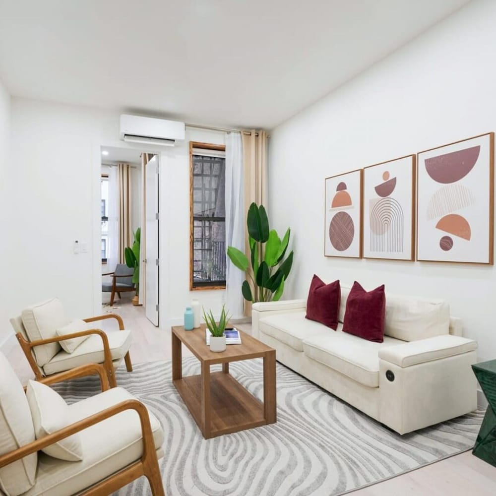 317 1D New 2BR Duplex WD Private Backyard — 4-Star Luxury Hotel in New York City, United States