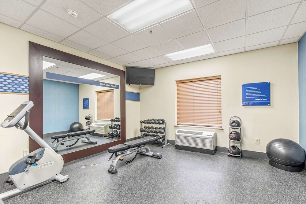 Hampton Inn Denver Northeast Brighton - photo 16