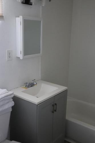 Travel Inn Fort Pierce - photo 40