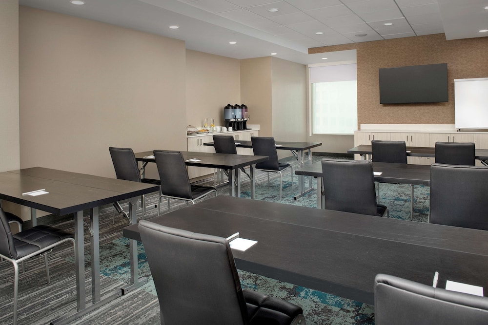 Home2 Suites by Hilton Miami Airport South Blue Lagoon - photo 37