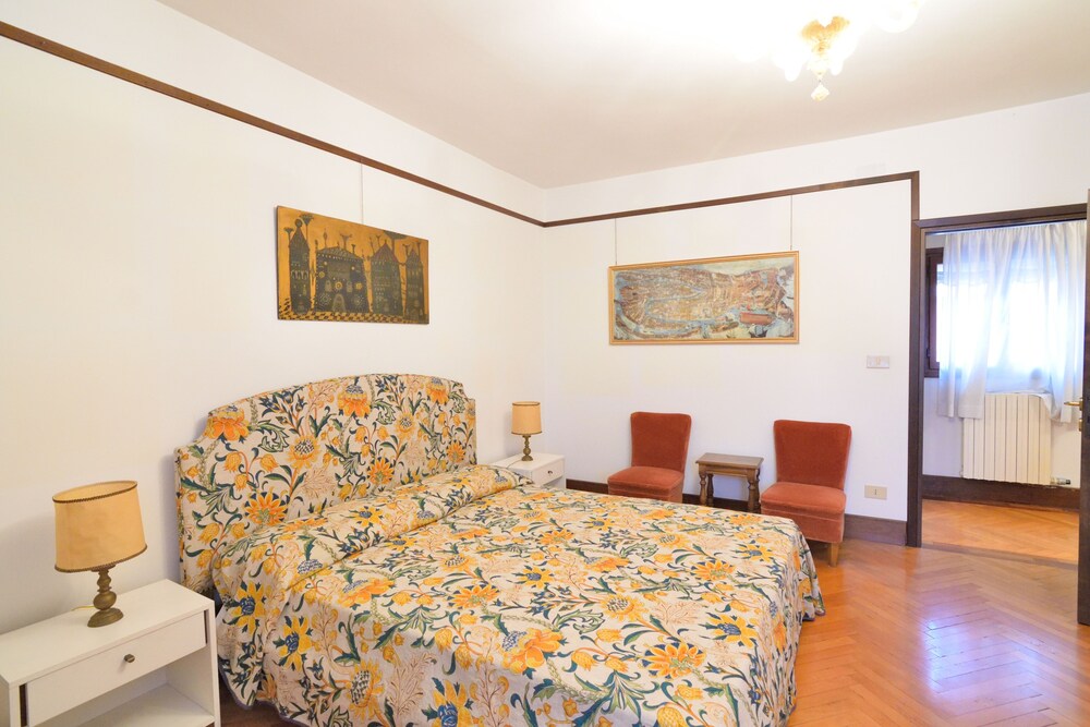 Big George Gallery - carbon neutral hotel in Venice