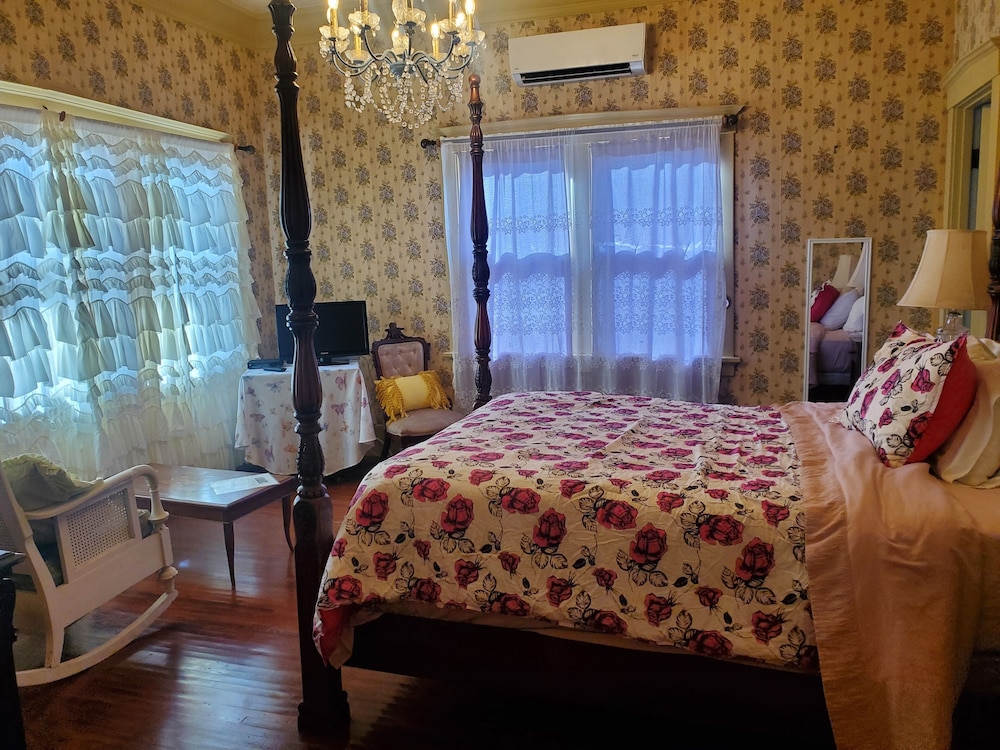 Manoa Valley Inn - photo 14