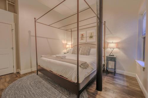 Downtown Luxury Students Welcome Washer and Dryer — 4-Star Luxury Hotel in Boston, United States