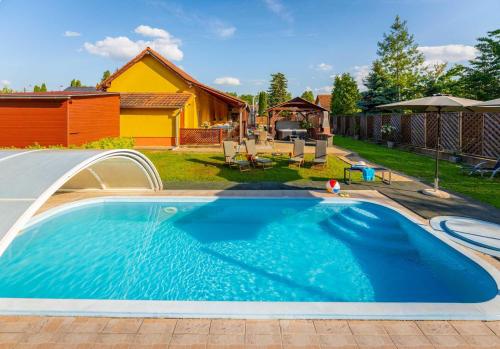 Fiesta Balaton Villa — 4-Star Luxury Hotel in Balatonszarszo, Hungary