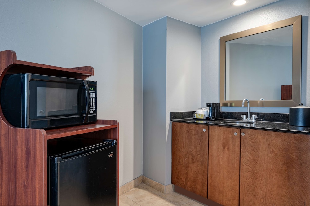 Hampton Inn Baltimore White Marsh - photo 14