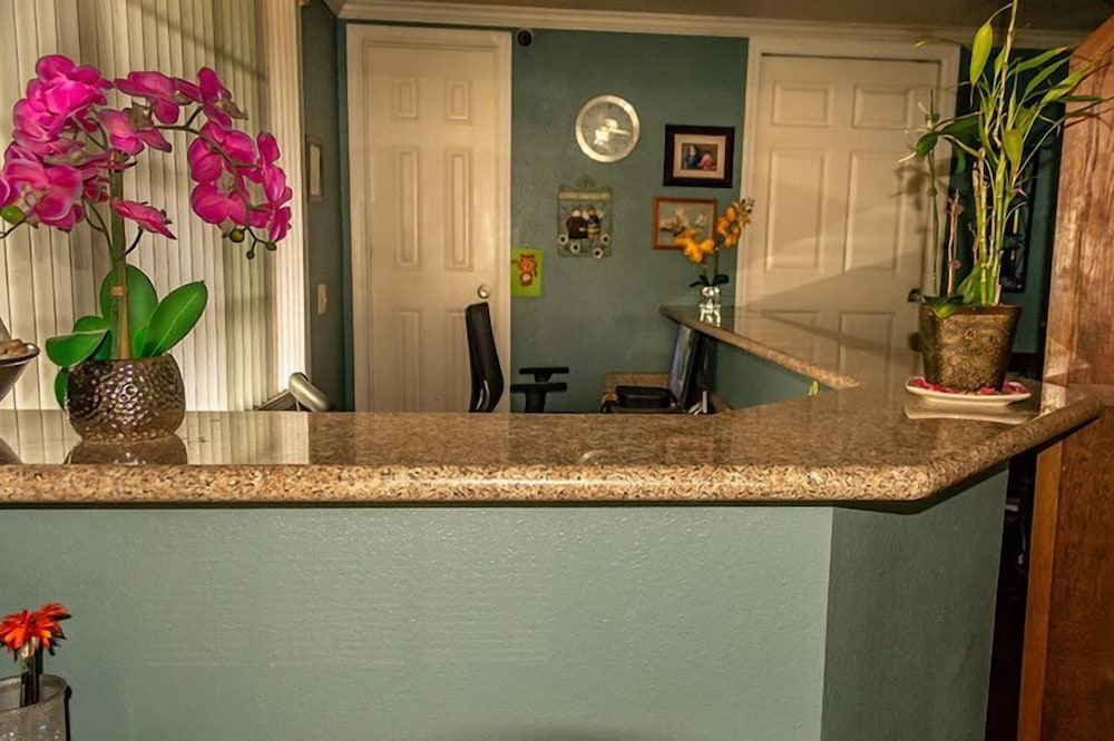 Maple Leaf Motel — Shady Cove — photo 4
