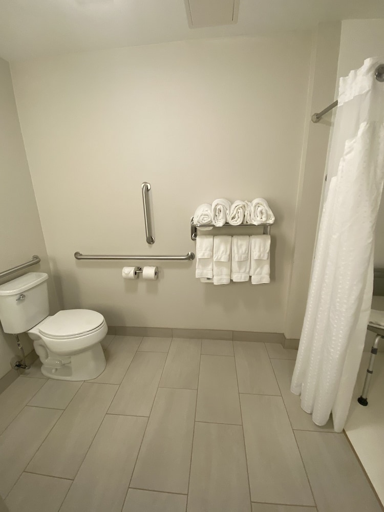 Holiday Inn Express & Suites Junction by IHG - photo 33