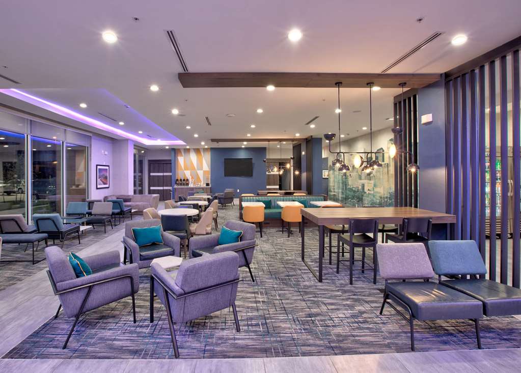 La Quinta Inn & Suites by Wyndham Dallas Fairpark - photo 19