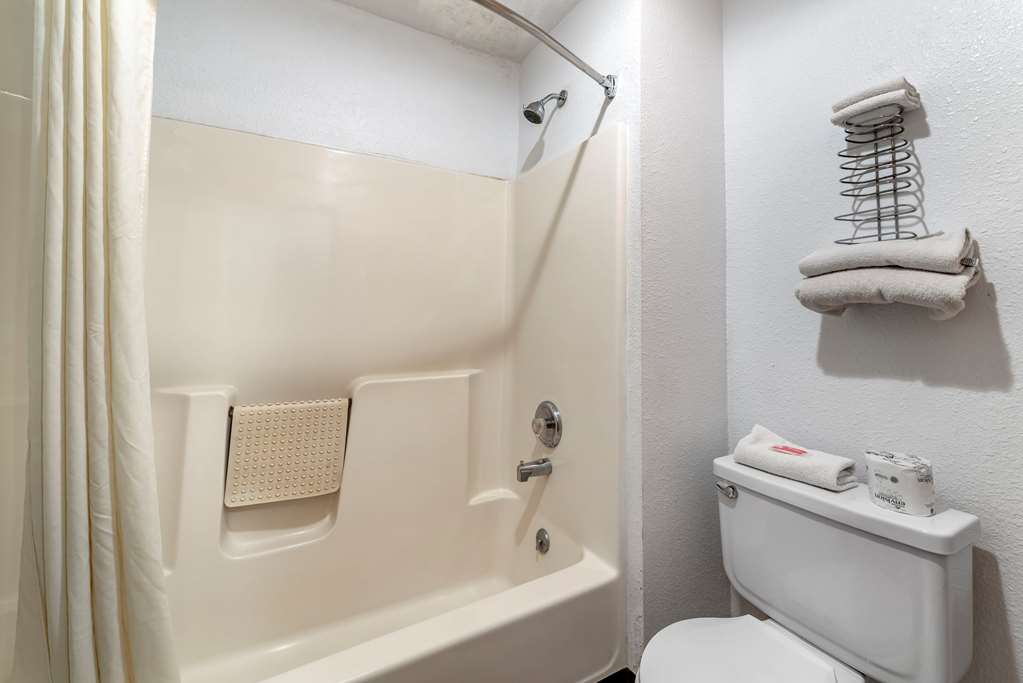 Econo Lodge La Junta - photo 9
