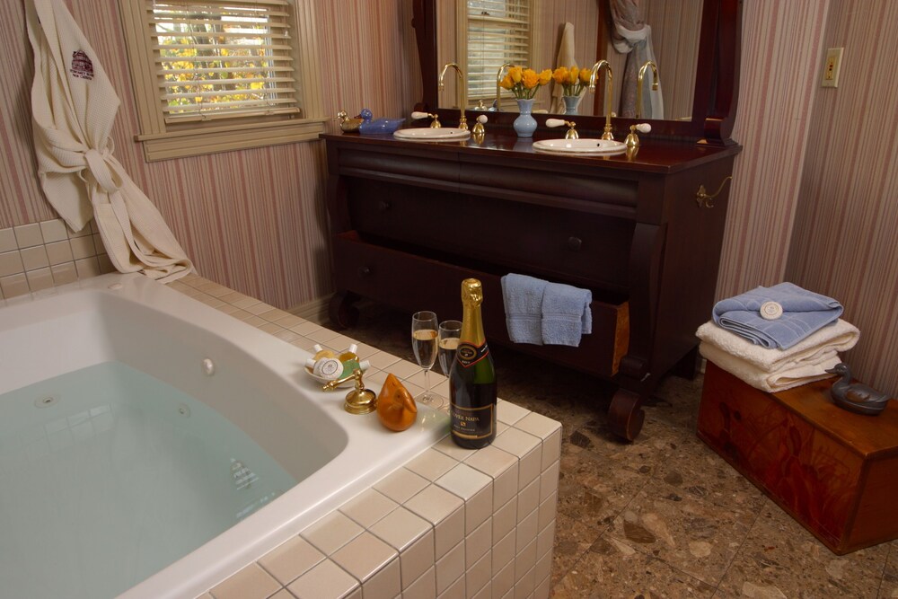 Hennessey House - photo 18