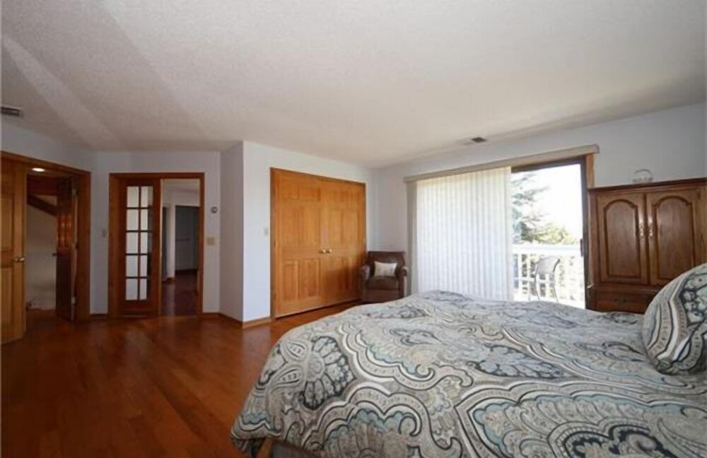 Roxbury Suites - photo 6