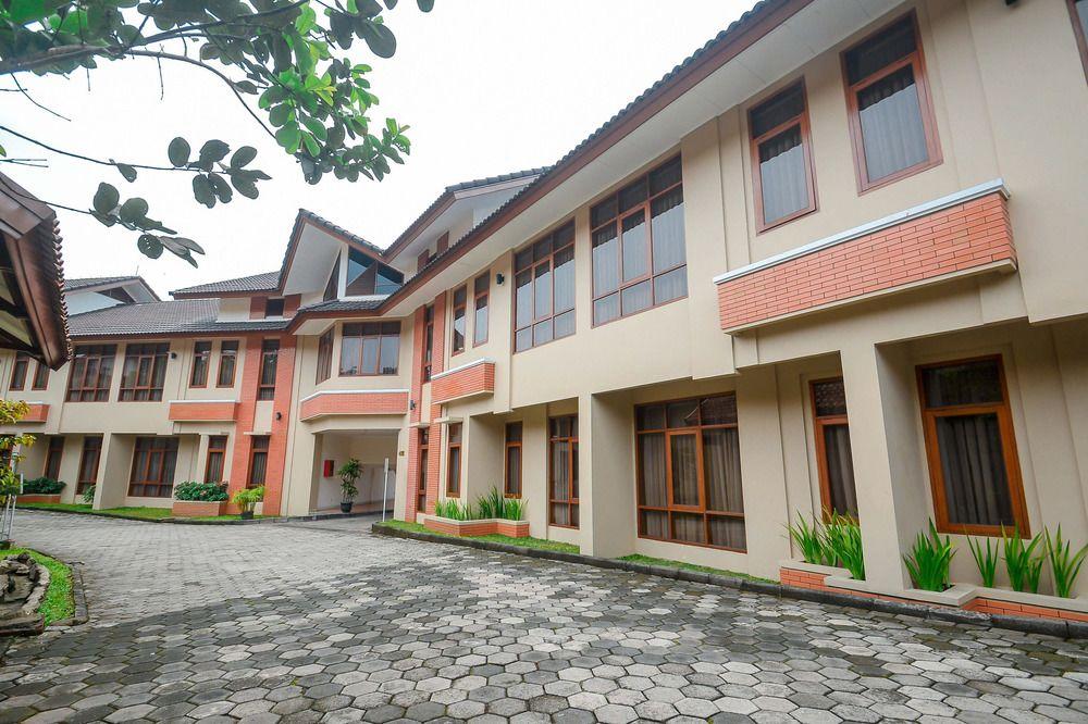 Airy Sukasari Sindang Sirna Elok 9 Bandung in Bandung, Indonesia