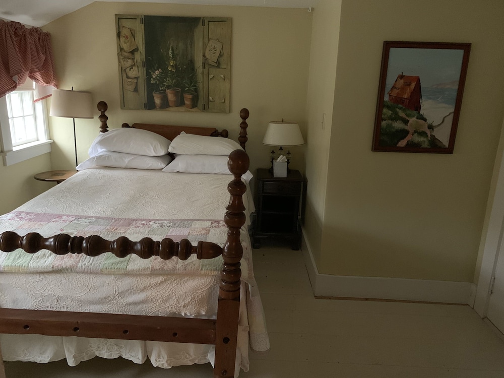Lovett s Inn and Restaurant - photo 19