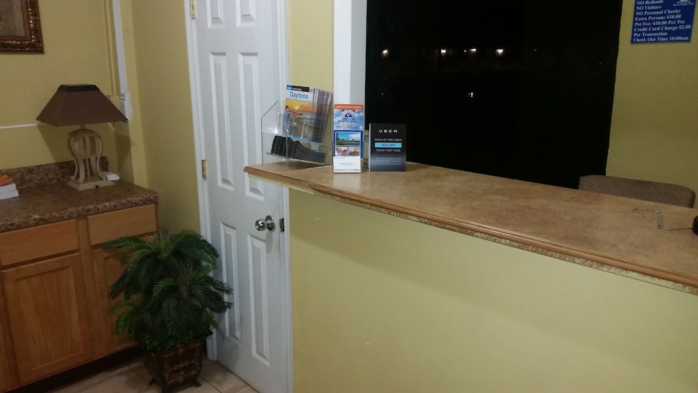 American Inn of Daytona - photo 4