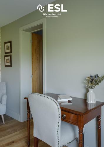 Large Country Farmhouse Shropshire Hills View with Hot Tub — 4-Star Luxury Hotel in Minsterley, United Kingdom