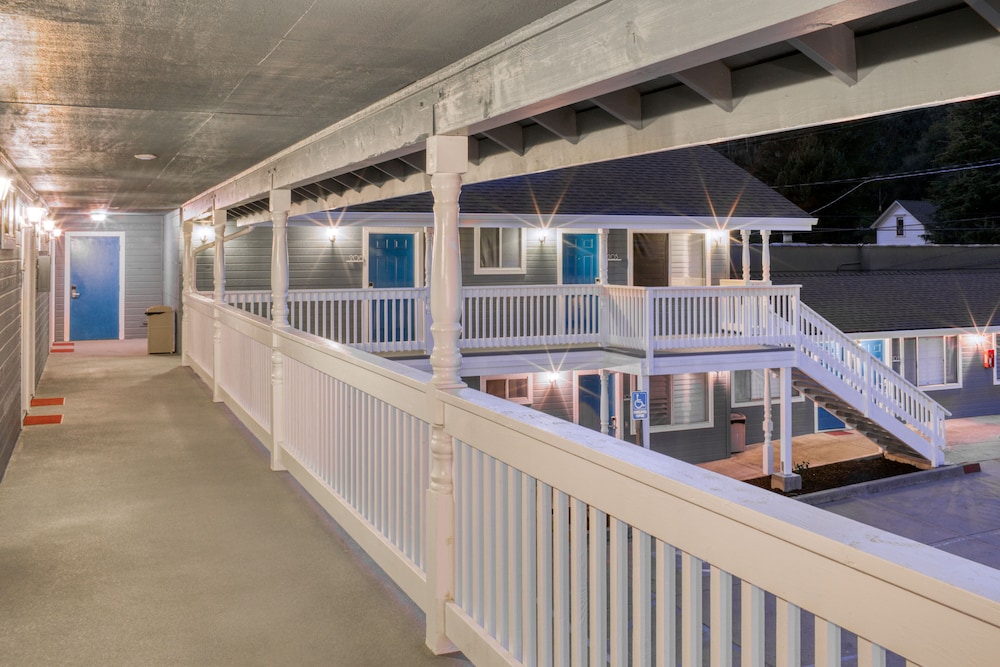 Creekside Inn - photo 34
