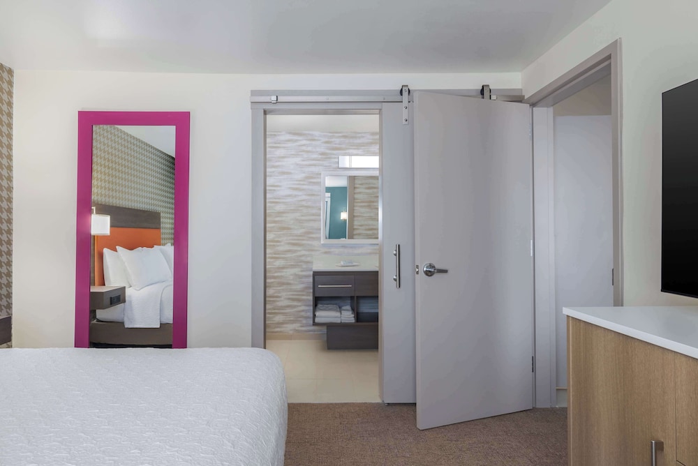 Home2 Suites By Hilton El Centro - photo 9