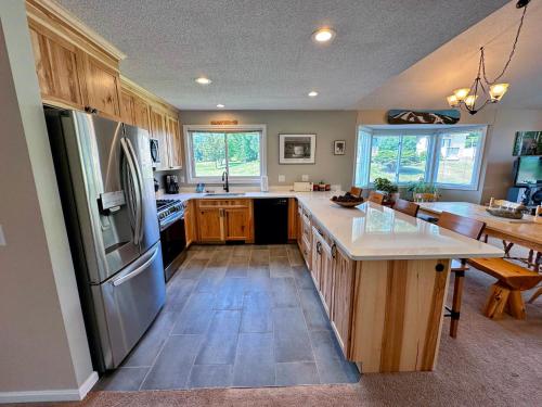 F4 Warm Fairway Village Townhome mountain views and large lawn So much to do - photo 70