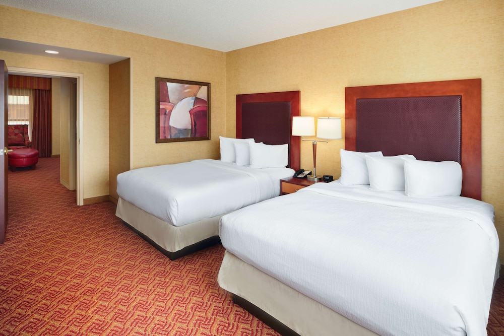 Embassy Suites by Hilton Charlotte Concord Golf Resort & Spa - photo 14